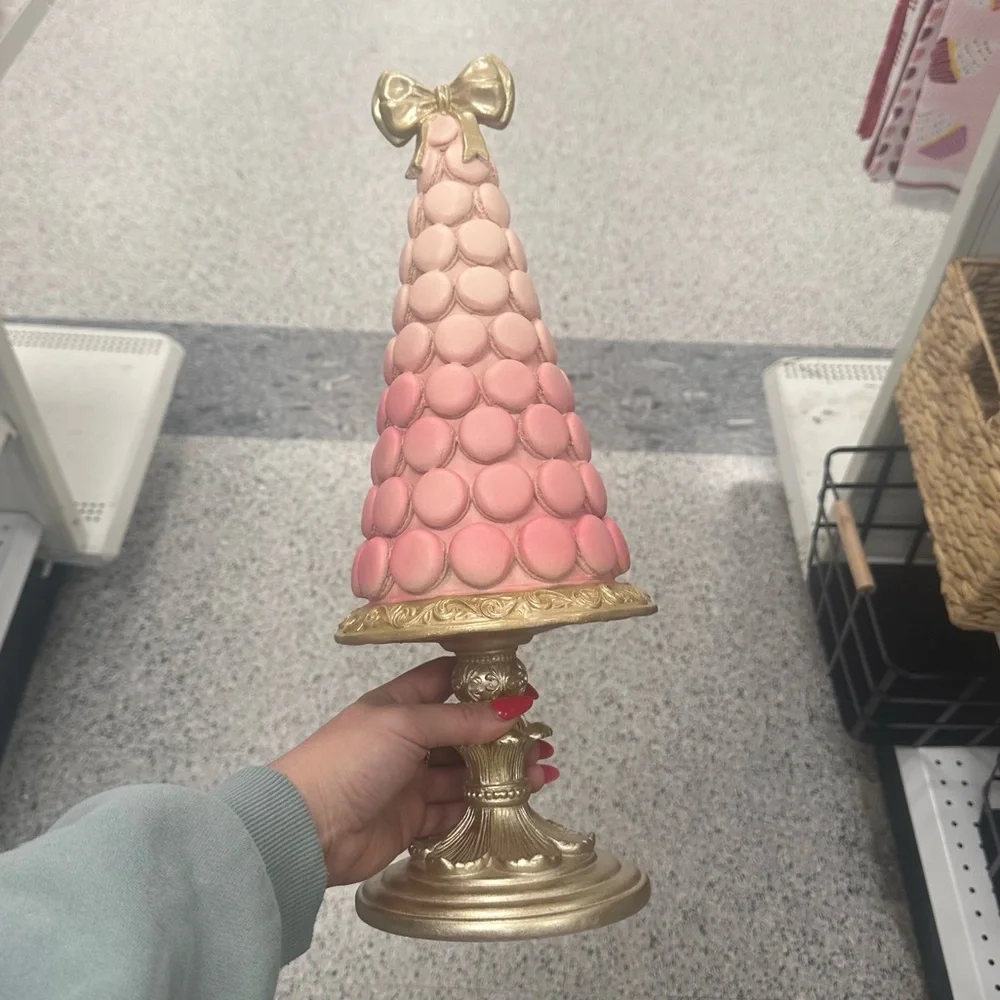 Valentines Macaroon Tree with Gold Bow Topper